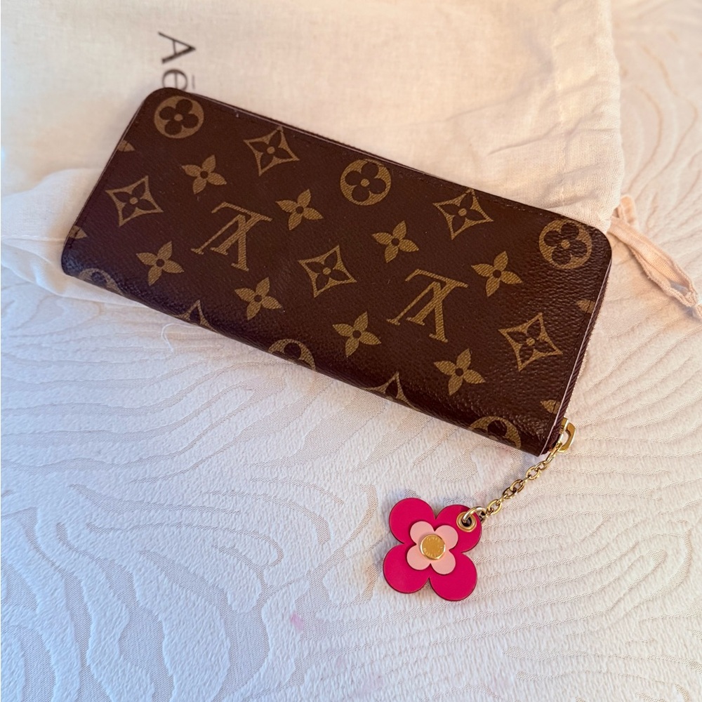 Louis Vuitton Blooming Monogram Zippy Wallet with Pink flower Charm